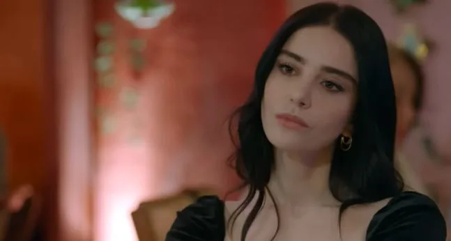 L’aspettativa è alta, la valutazione è bassa e c’è anche una critica a Özge Gürel nella serie Sipahi!