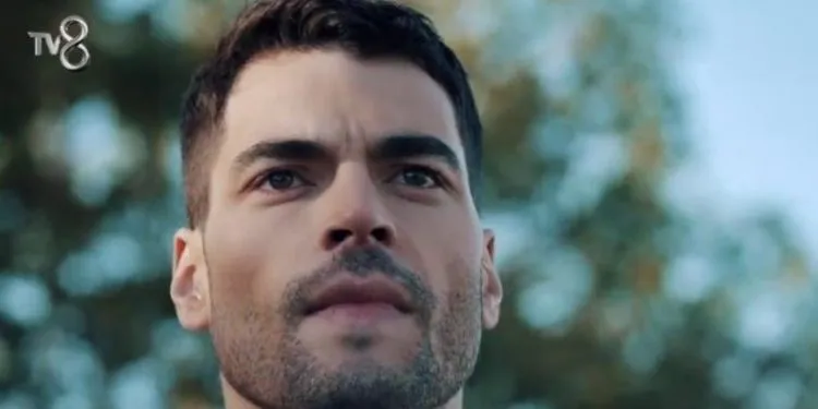 Onur Seyit Yaran, Akın Akınözü, Alp Navruz, Mert Ramazan Demir, Halil İbrahim Ceyhan… La competizione di popolarità degli attori maschi