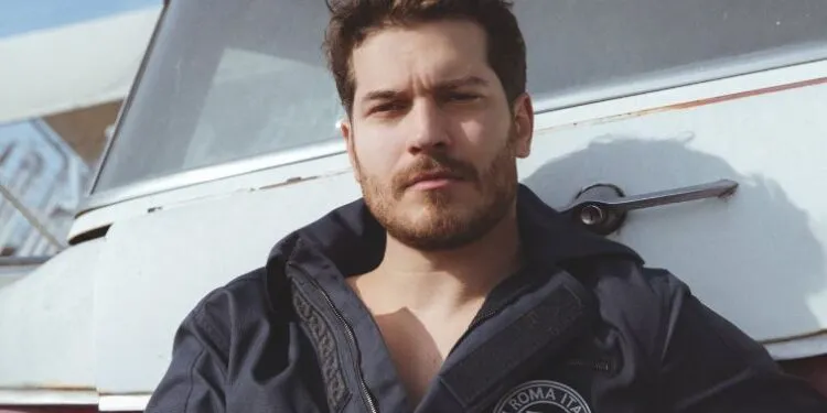 Anche dopo 6 anni, la determinazione di Çağatay Ulusoy riguardo alla serie continua!