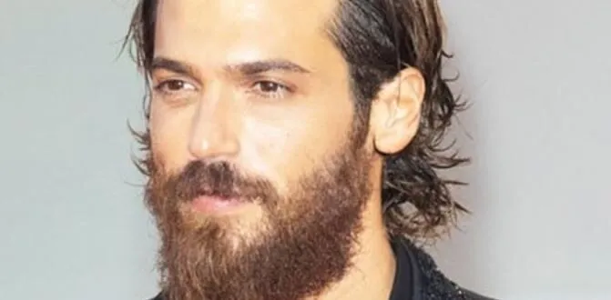 Mentre alcuni sostenevano Can Yaman, altri preferivano essere un ostacolo!
