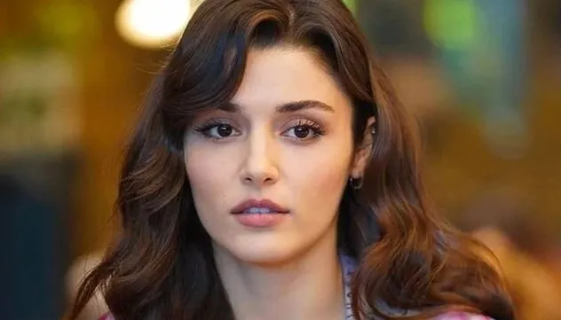 I quasi 30 milioni di account Instagram di Hande Erçel sono diventati l’indirizzo per una nota importante sulle vittime del terremoto!