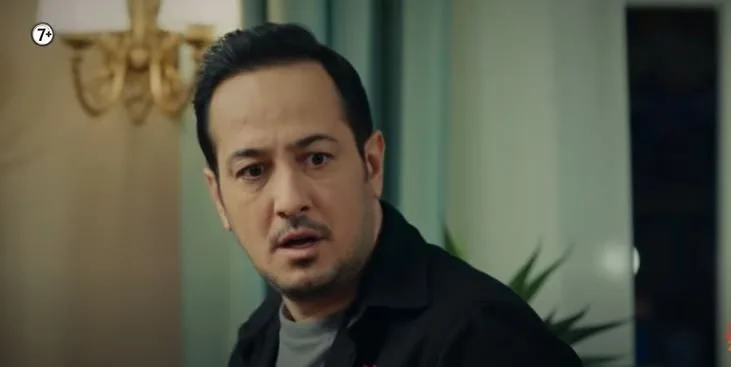 Indimenticabile anche questa ribellione di Sarp Apak, che non è dimenticato per il suo ruolo di Mahir nella serie Kaderimin Oyunu!