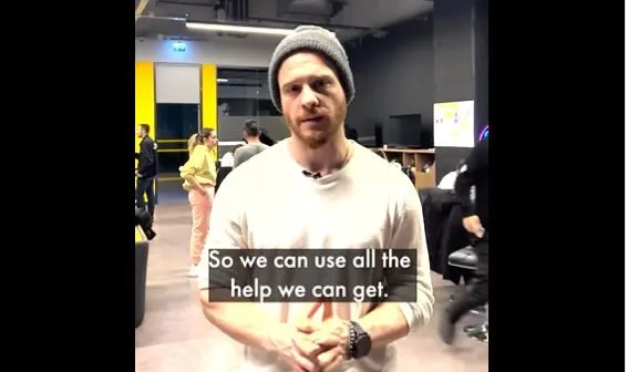 Il messaggio di sostegno di Kerem Bürsin per il terremoto è più efficace di tanti messaggi!
