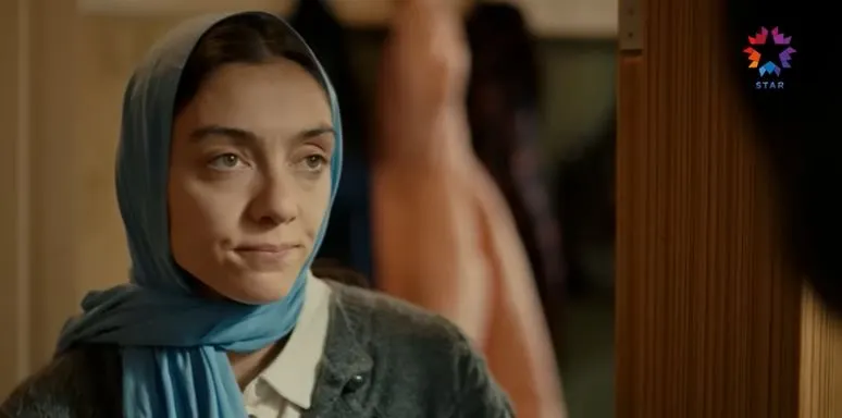 Merve Dizdar, la Nisa della serie Ömer, è rimasta colpita dalla sua posa da cover girl