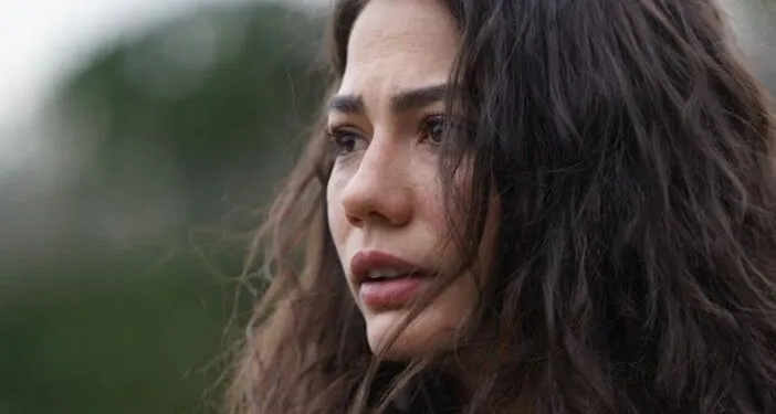 Demet Özdemir, non appena la serie di Adım Farah è finita, guarda chi ha ringraziato?