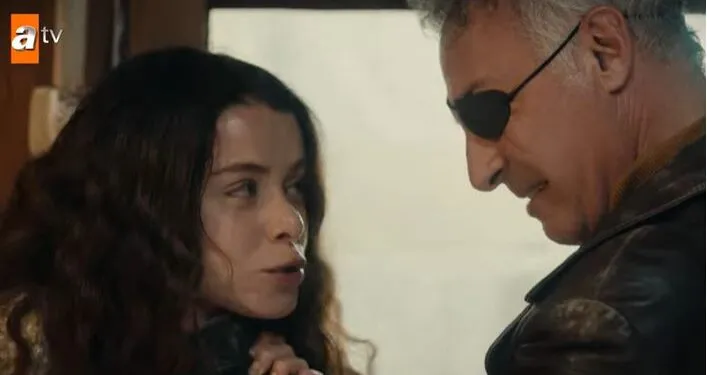 Coloro che hanno visto İlayda Alişan nella serie TV Ateş Kuşları hanno adorato questo stato forte e guerriero!