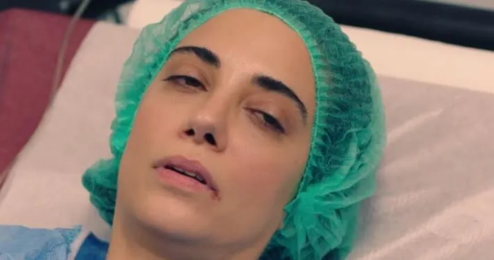L’attuale ruolo principale è cambiato nella serie Kızılcık Şerbeti! Ceren Yalazoğlu Karakoç dirigerà il successo della serie!