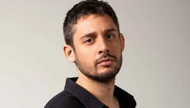 Özgün Karaman, che attira l’attenzione con le sue serie TV Kuzey Yıldızı e Kasaba Doktoru, girerà l’angolo con un nuovo ruolo!