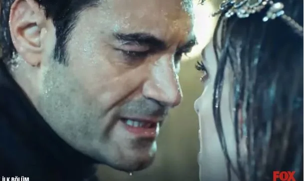 Murat Ünalmış e Melis Sezen sono candidati per essere la nuova coppia di serie TV preferita!