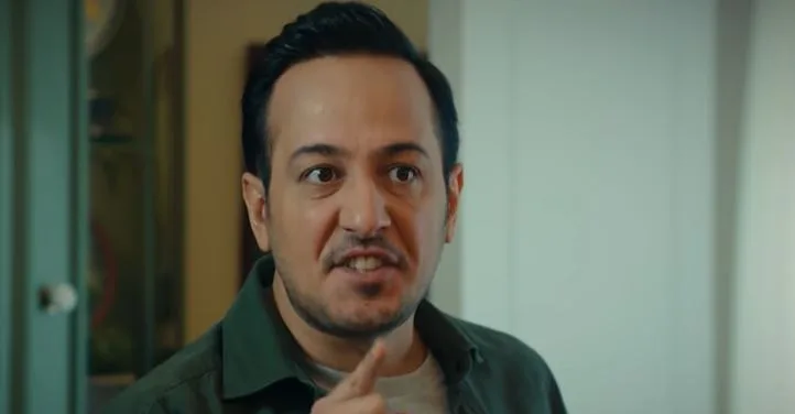 Le parole di Sarp Apak possono anche essere percepite come una critica alla serie TV Kaderimin Oyunu!