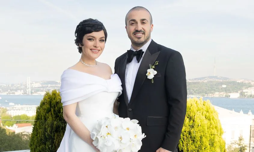 Ezgi Mola, Safiye della serie Masumlar Apartmanı, si è sposata!