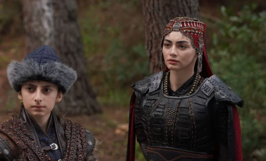 Özge Törer è quello che ride di più sul set di Kuruluş Osman!