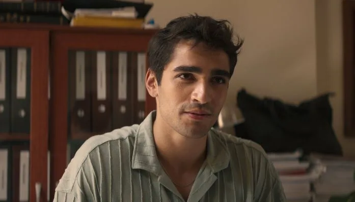 È come se il personaggio di Ferit nella serie TV Yalı Çapkını avesse iniziato a insinuarsi su Mert Ramazan Demir!