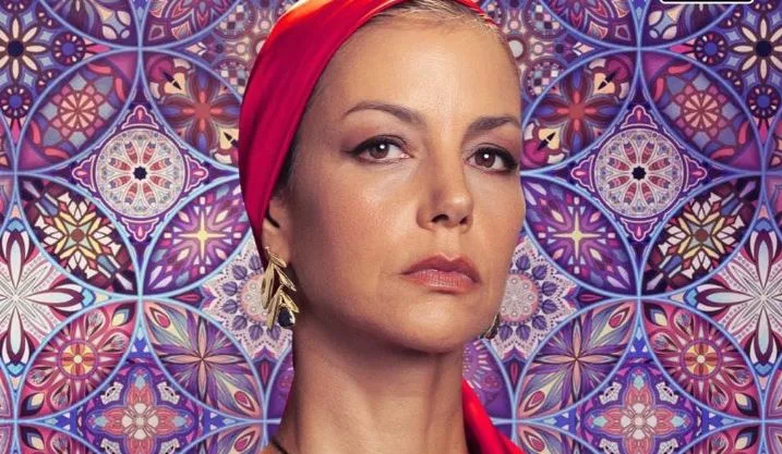La filosofia del personaggio di Azra nella serie TV Arayış è compatibile con le idee di Defne Kayalar!