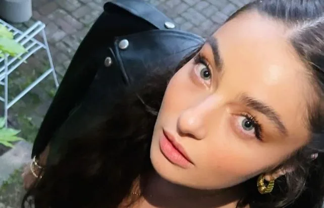Lo voglio così tanto… Anche Ayça Ayşin Turan si è persa i set delle serie TV!