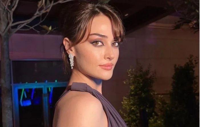 Esra Bilgiç tornerà a farsi un nome nel 2023 con i suoi due importanti progetti!