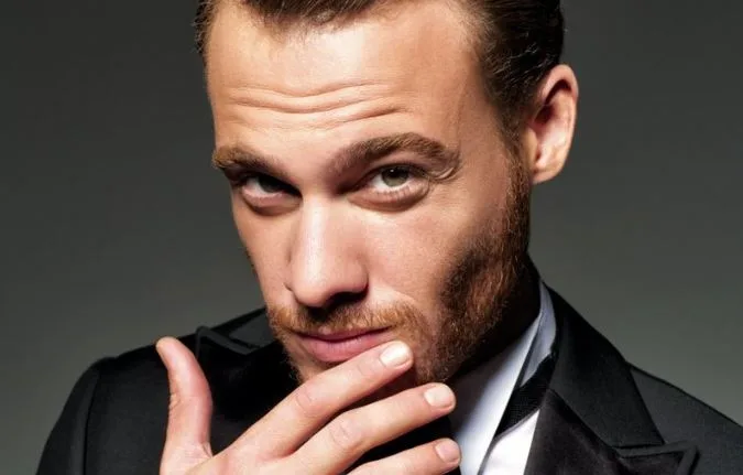 Festa di compleanno a sorpresa per Kerem Bursin dai suoi fan messicani!