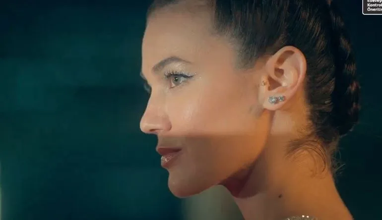 Sia Ceylin che Yasemin! Pınar Deniz vive in ogni personaggio in se stessa!