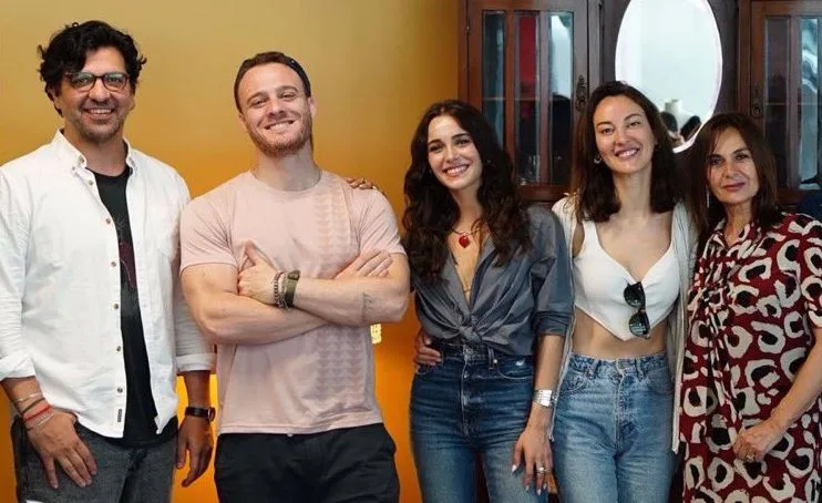 Kerem Bürsin aprirà le porte a una nuova opportunità per Hafsanur Sancaktutan!