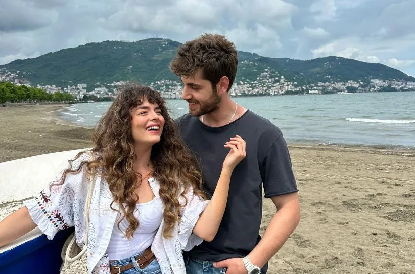 Il duo Emre Bey e Buse Meral incanta i fan della serie!