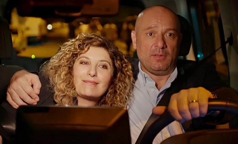 Inizia la serie Hayatımın Neşesi, che ti farà sorridere e impressionare con la sua salsa drammatica!