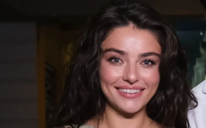 Ayça Ayşin Turan ha parlato in modo deciso! L’energia è alta, l’armonia è buona, gli spettatori adoreranno la nuova serie!