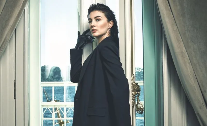 Burcu Özberk sta vivendo l’emozione del nuovo accordo!
