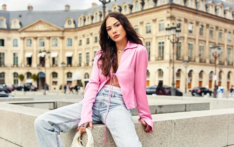 Demet Özdemir ha ricevuto un grande premio dall’Italia!