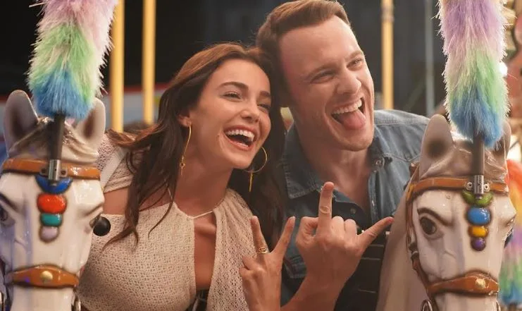 È difficile non ammirare l’energia di Kerem Bürsin e Hafsanur Sancaktutan sul set!
