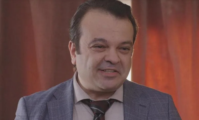 Bülent Seyran si è unito al cast della serie TV Kendi Düşen Ağlamaz con il suo personaggio Adil!