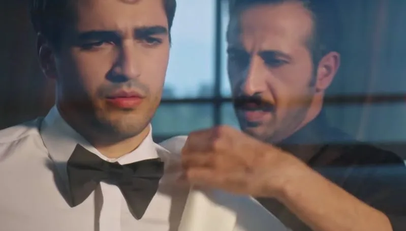 Ersin Arıcı è sorpreso, ecco le ultime novità sul set di Yalı Çapkını!