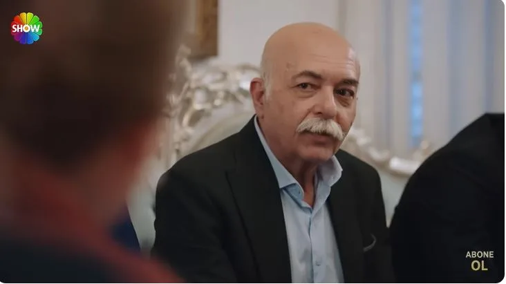 Settar Tanrıöğen non è riuscito a liberarsi delle domande di Kızılcık Şerbeti per mesi!