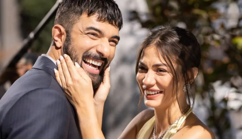 Il successo sui social media delle serie di Demet Özdemir e Adım Farah è sorprendente!