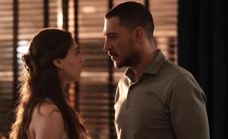 Con la serie TV Sakla Beni, Uraz Kaygılaroğlu e Cemre Baysel potrebbero essere la tua coppia di serie TV preferita!