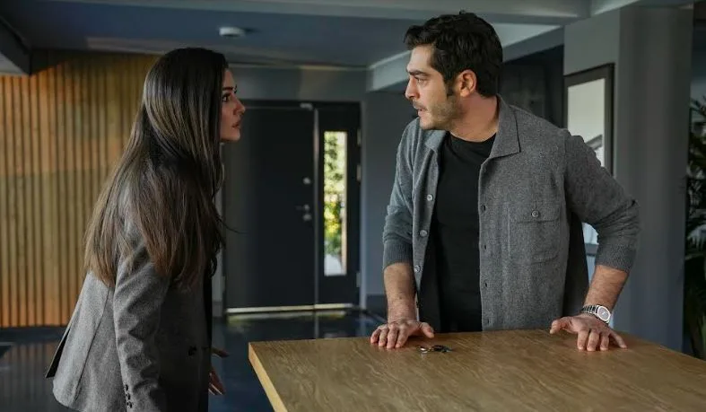Sviluppo della serie TV Bambaşka Biri, che ha scioccato i fan di Hande Erçel e Burak Deniz!