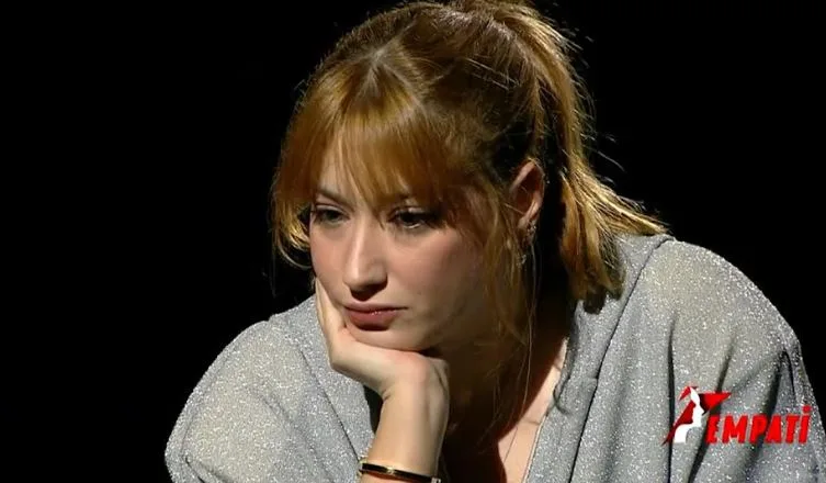 Çağatay Ulusoy ha aperto la porta a Hazal Kaya nel suo momento più difficile!