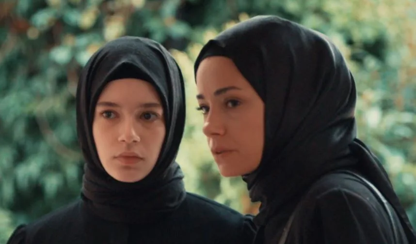 È iniziato il conto alla rovescia per la nuova serie Kızıl Goncalar, che i fan di Özgü Namal stavano aspettando!