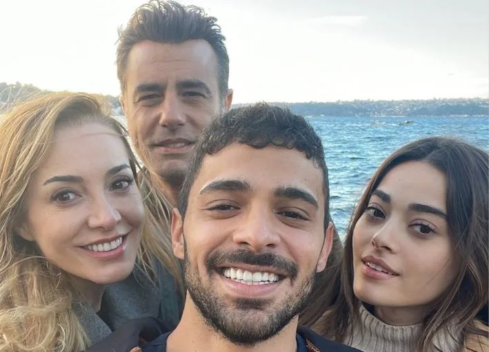 L’esperienza si distingue nel successo delle serie TV Yabani, come Dolunay Soysert e Tayanç Ayaydın