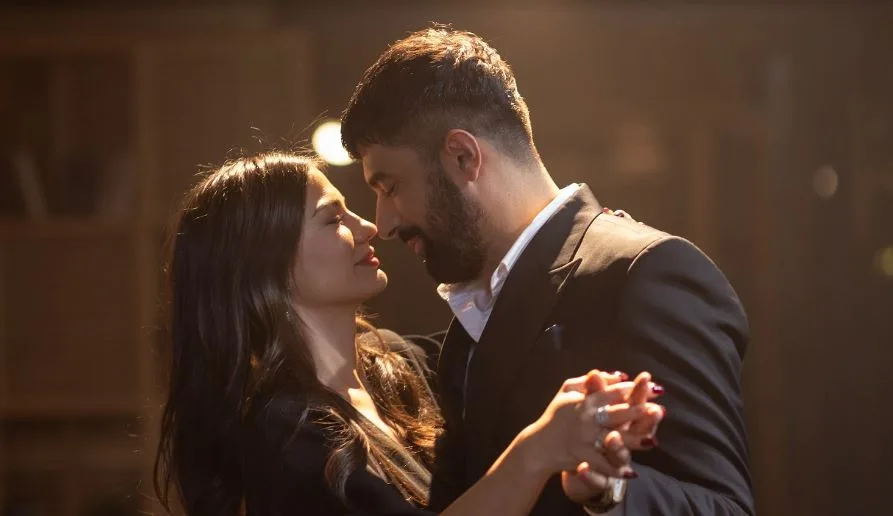 Anche se non ha supportato gli ascolti, la serie Adım Farah di Demet Özdemir e Engin Akyürek ha avuto successo!