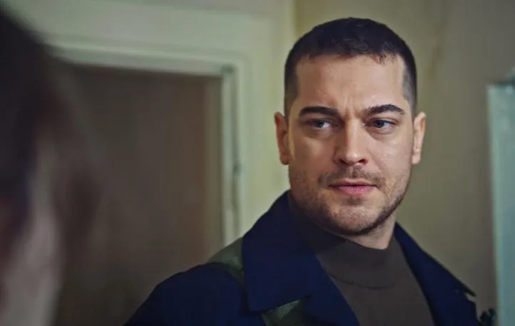 Secondo i suoi fan, “Il Re è tornato”! Un ruolo difficile si addice a Çağatay Ulusoy!