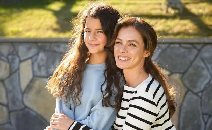 La forza che ha riportato Özge Özpirinçci alle serie televisive è nascosta nella storia!