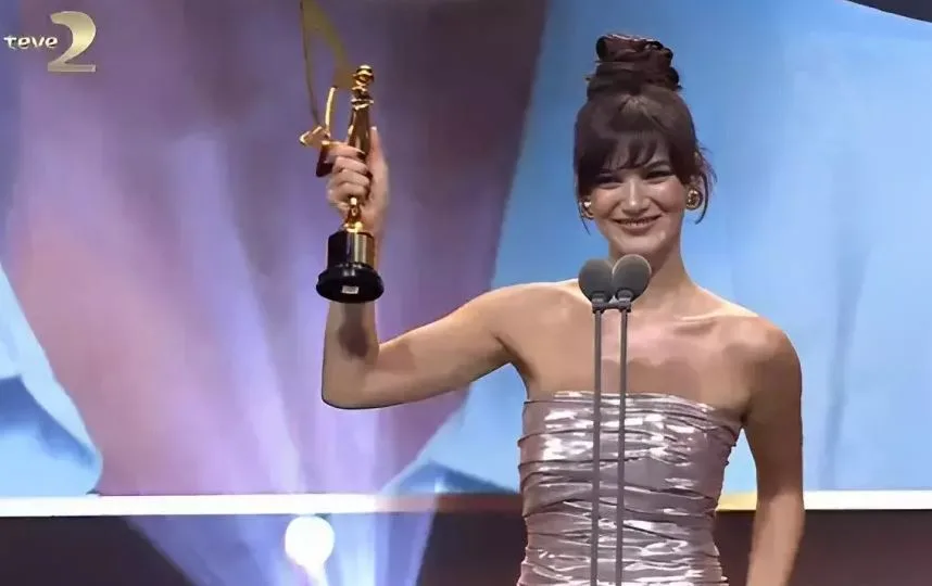 Salih Bademci e Pınar Deniz hanno meritato il premio Golden Butterfly!