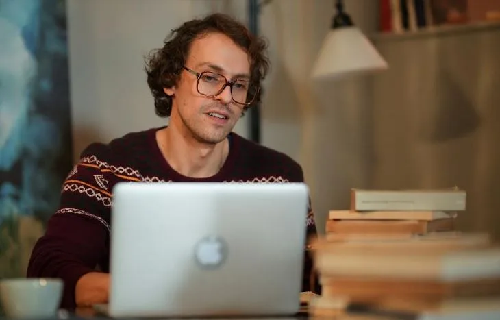 Metin Akdülger sorprenderà tutti con il suo ruolo nella serie TV Sandık Kokusu!