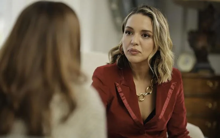 Seda Türkmen ha fatto un grande ingresso nella serie TV Sandık Kokusu con il suo nuovo ruolo!