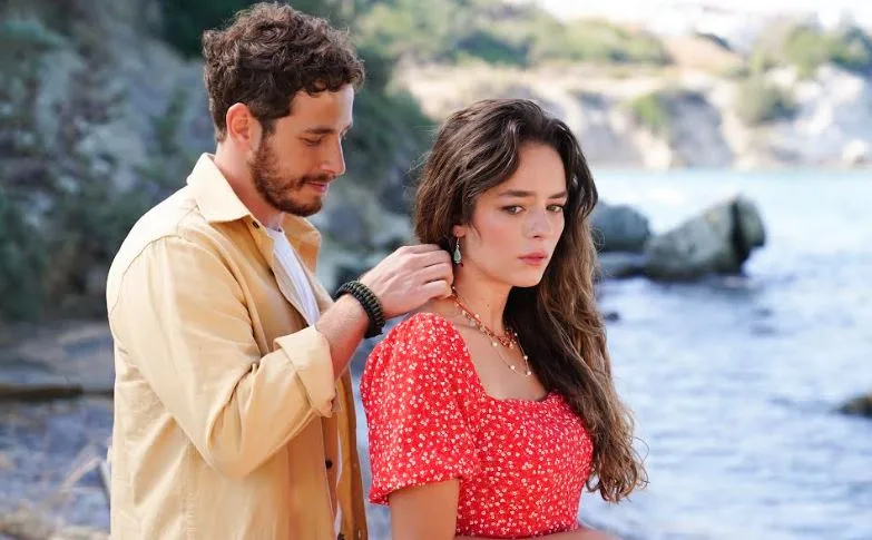 La serie TV di Aşka Düşman non ha avuto un buon inizio con gli ascolti del primo episodio!