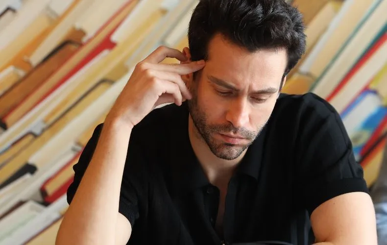 La nuova serie di Ekin Koç Taş Kağıt Makas metterà in risalto il desiderio di giustizia!