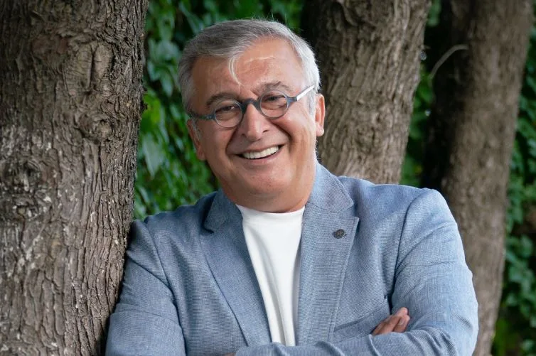 Hüseyin Avni Danyal, il cui ruolo nella serie TV è terminato, torna ora sullo stesso schermo con un personaggio diverso!