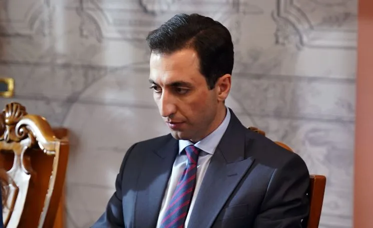Doğukan Polat, la cui separazione dai fan della serie Yalı Çapkını è stata rattristata, ha trovato immediatamente la sua nuova serie!