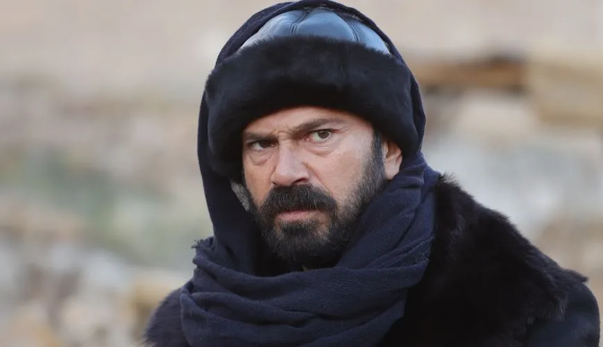 Olgun Şimşek ed Emre Kıvılcım si sono riuniti nella nuova serie TV Kara Ağaç Destanı!
