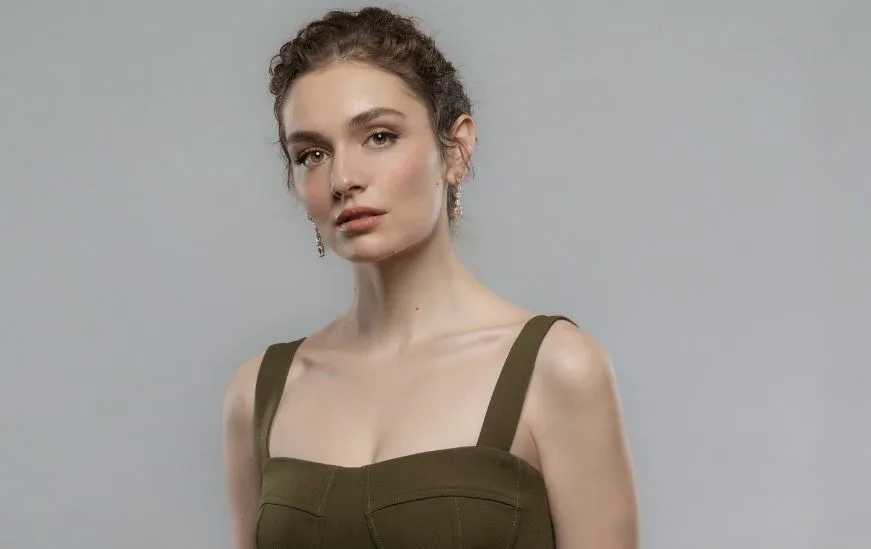 Serra Arıtürk è tornata sui set come protagonista femminile dell’ambiziosa serie della nuova stagione!